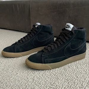 Nike Blazer 77 Mid Black Suede
